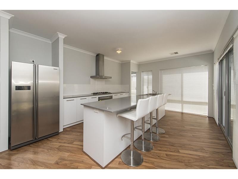 2 Gypsum Avenue, Harrisdale WA 6112