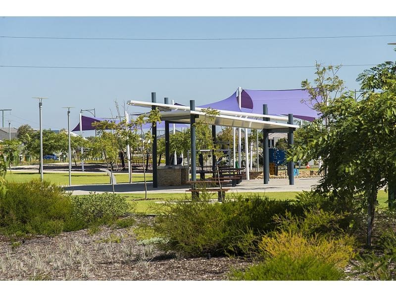 2 Gypsum Avenue, Harrisdale WA 6112