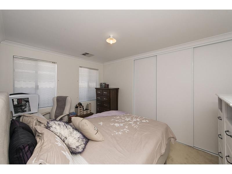 2 Gypsum Avenue, Harrisdale WA 6112