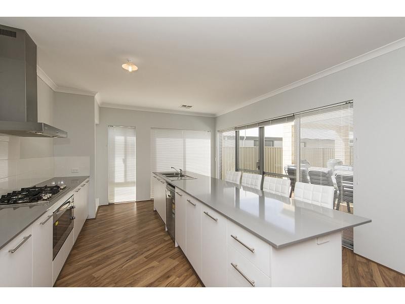 2 Gypsum Avenue, Harrisdale WA 6112