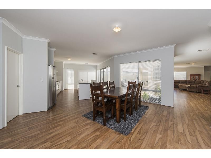 2 Gypsum Avenue, Harrisdale WA 6112