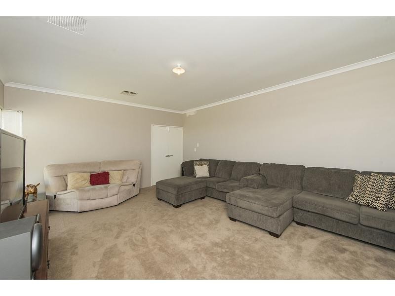 2 Gypsum Avenue, Harrisdale WA 6112