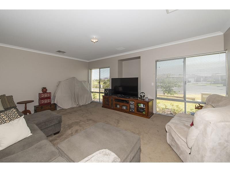 2 Gypsum Avenue, Harrisdale WA 6112