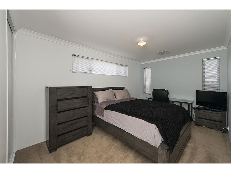 2 Gypsum Avenue, Harrisdale WA 6112