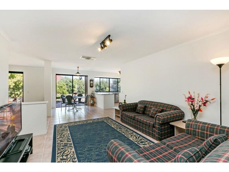 26 Provincial Mews, Bibra Lake WA 6163