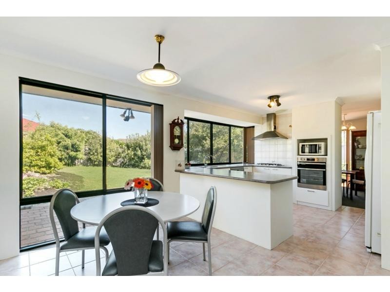 26 Provincial Mews, Bibra Lake WA 6163