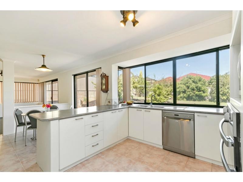 26 Provincial Mews, Bibra Lake WA 6163