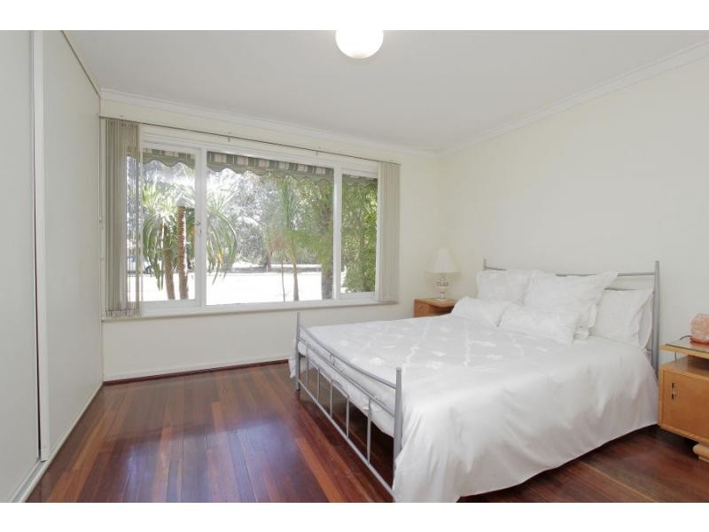 10 Fleetwood Road, Lynwood WA 6147