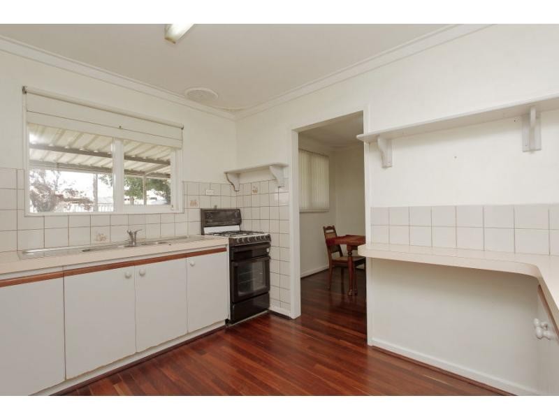 10 Fleetwood Road, Lynwood WA 6147