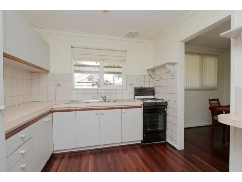 10 Fleetwood Road, Lynwood WA 6147