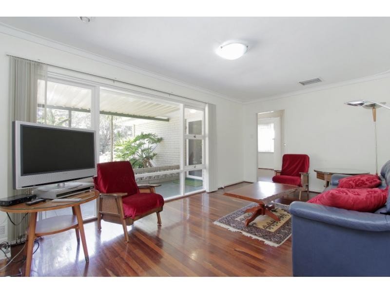 10 Fleetwood Road, Lynwood WA 6147