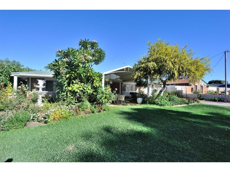 34 Waterton Way, Cooloongup WA 6168