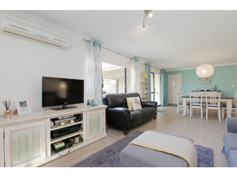 3 Palmerston Crescent, Tapping WA 6065