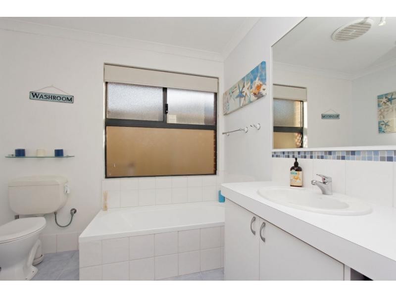 3 Palmerston Crescent, Tapping WA 6065