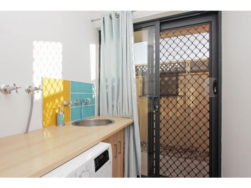 3 Palmerston Crescent, Tapping WA 6065