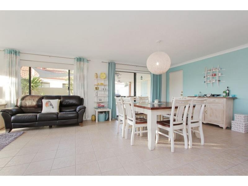 3 Palmerston Crescent, Tapping WA 6065