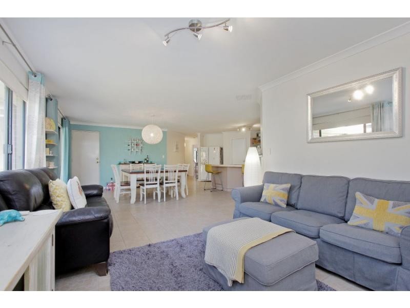 3 Palmerston Crescent, Tapping WA 6065