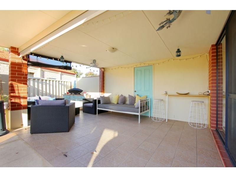 3 Palmerston Crescent, Tapping WA 6065