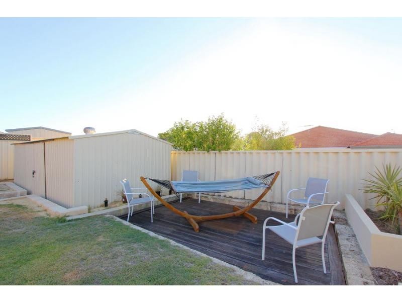 3 Palmerston Crescent, Tapping WA 6065