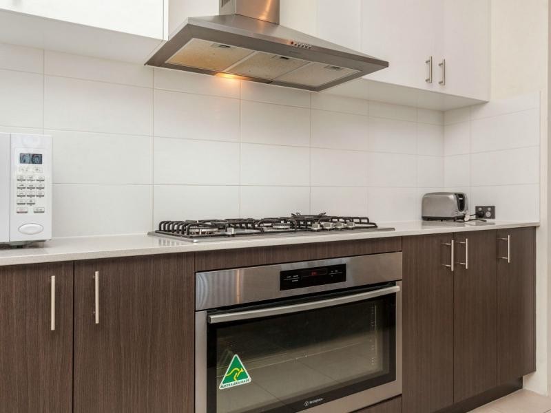 6 Farnese Way, Banksia Grove WA 6031