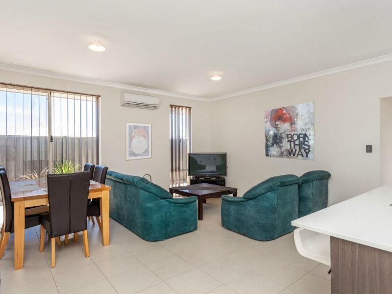 6 Farnese Way, Banksia Grove WA 6031