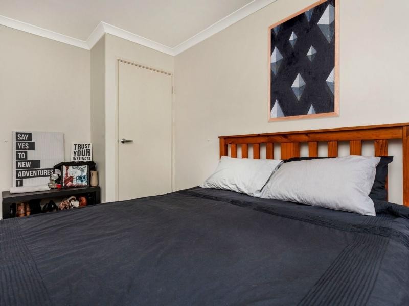 6 Farnese Way, Banksia Grove WA 6031