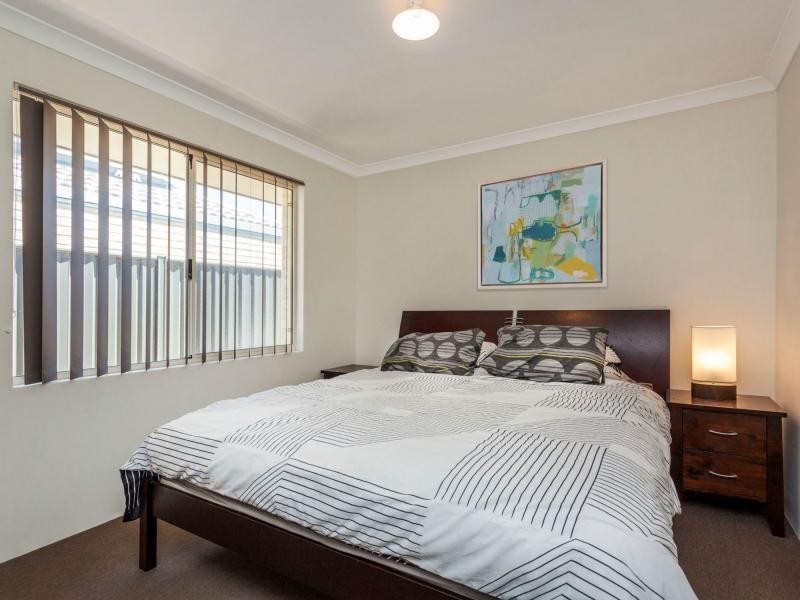 6 Farnese Way, Banksia Grove WA 6031