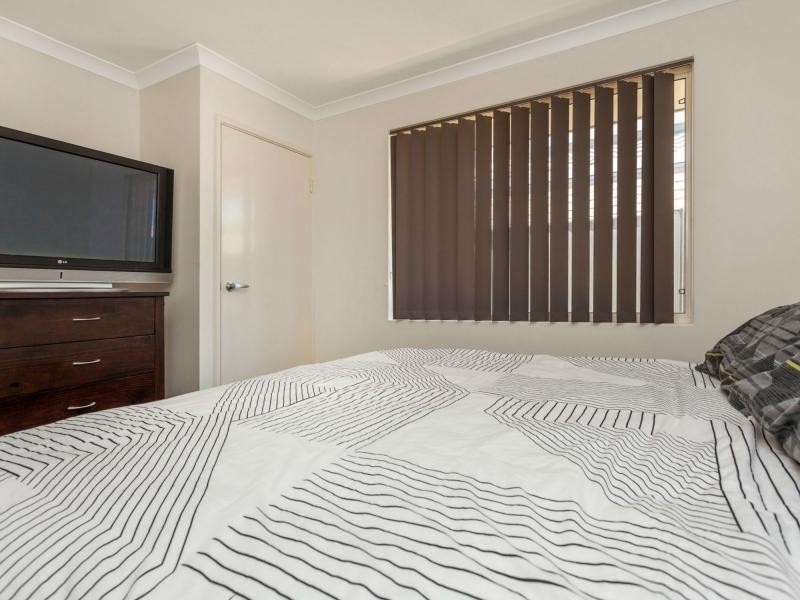 6 Farnese Way, Banksia Grove WA 6031