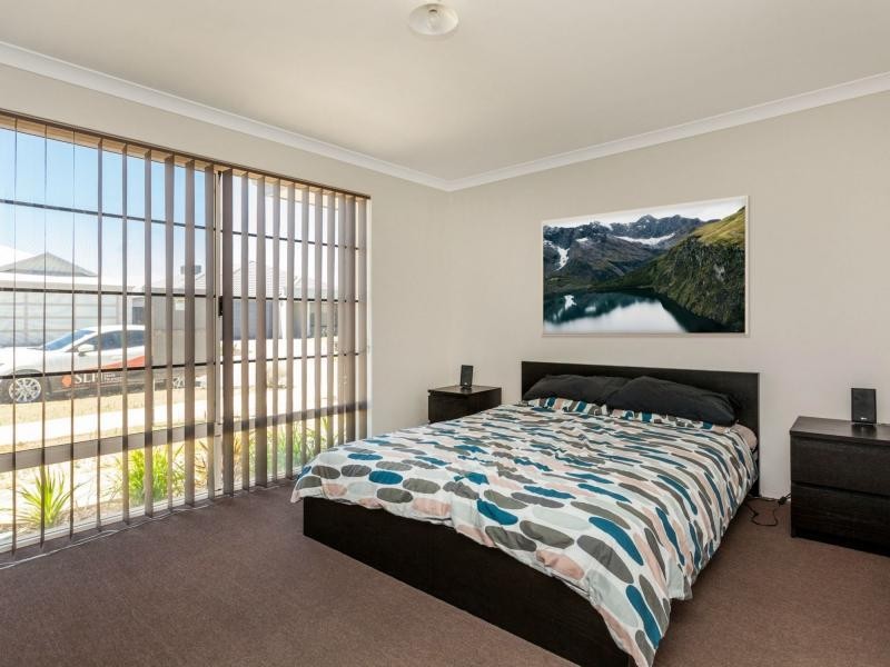 6 Farnese Way, Banksia Grove WA 6031