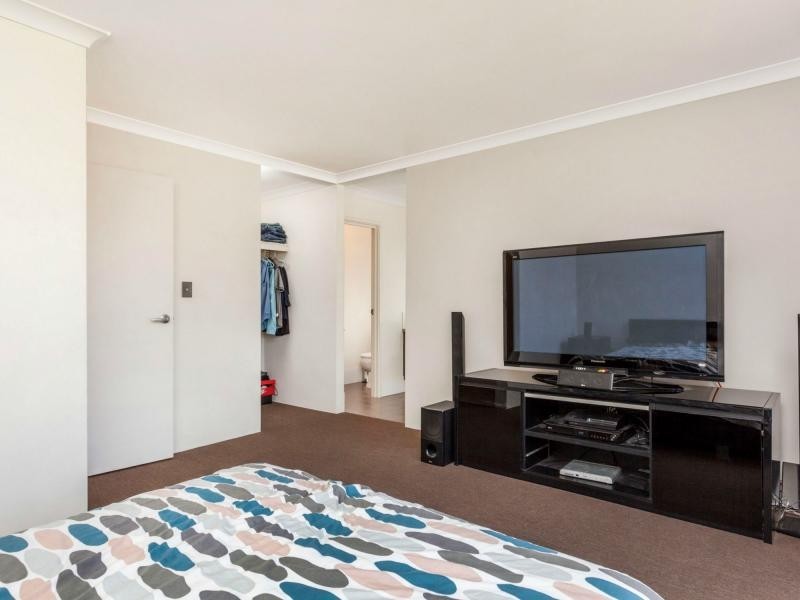 6 Farnese Way, Banksia Grove WA 6031