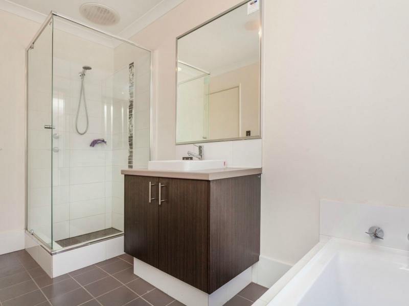 6 Farnese Way, Banksia Grove WA 6031