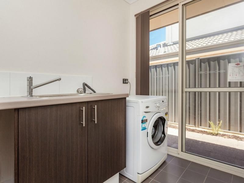 6 Farnese Way, Banksia Grove WA 6031