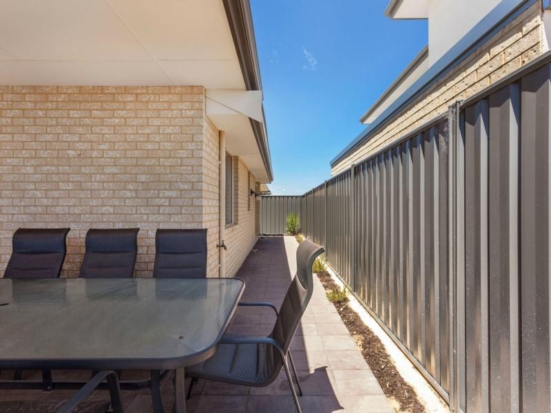 6 Farnese Way, Banksia Grove WA 6031