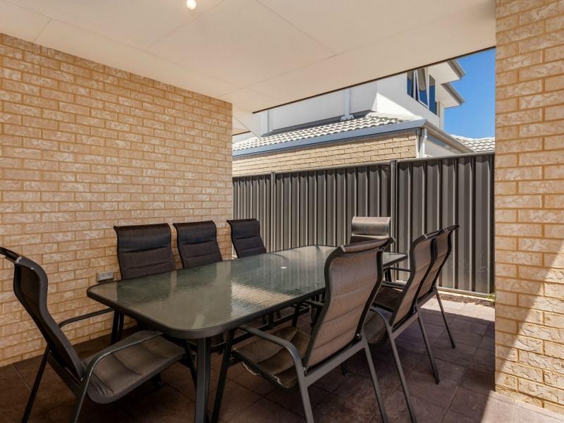 6 Farnese Way, Banksia Grove WA 6031