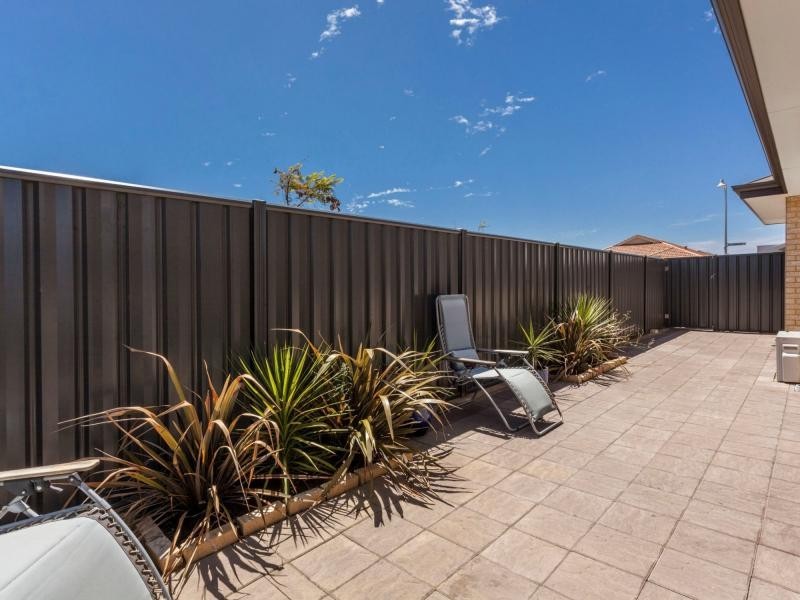6 Farnese Way, Banksia Grove WA 6031