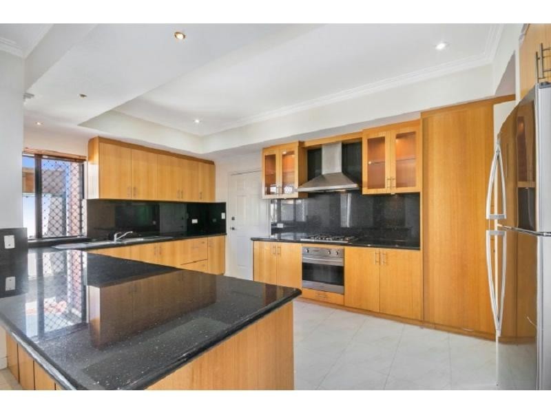 12 Gillen Way, Success WA 6164