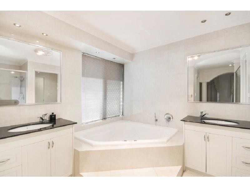 12 Gillen Way, Success WA 6164