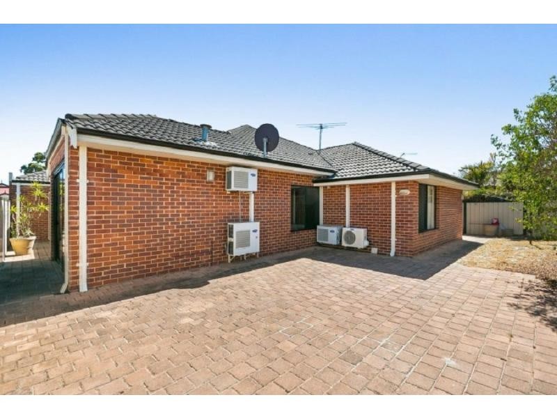 12 Gillen Way, Success WA 6164