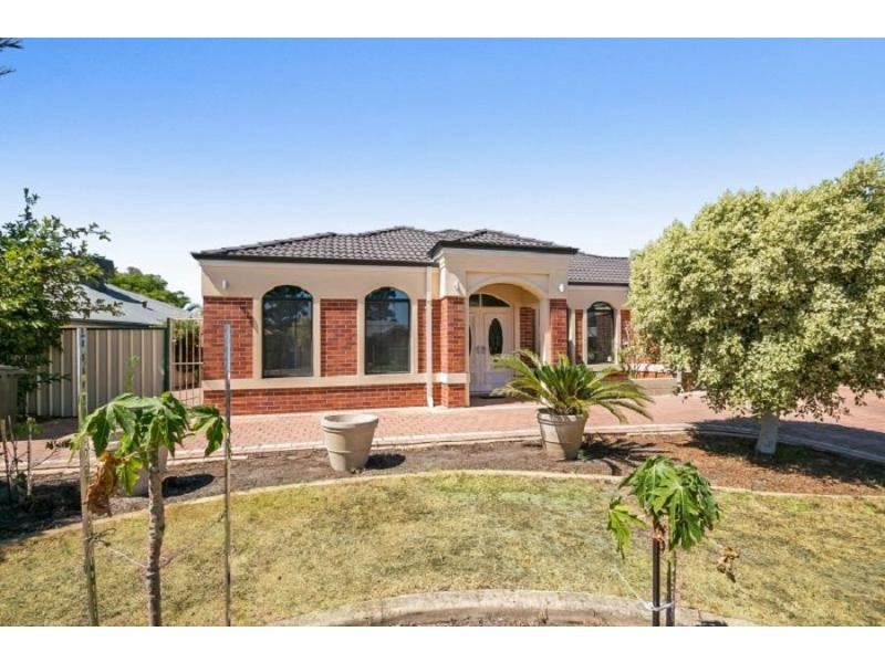 12 Gillen Way, Success WA 6164