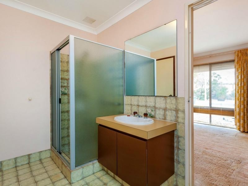 82 Trailwood Drive, Woodvale WA 6026