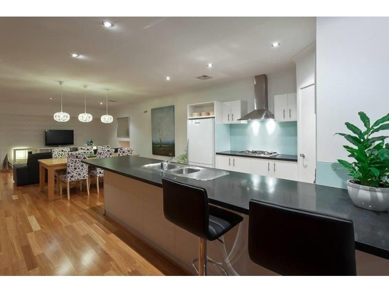 1 Yalgorup Lane, Munster WA 6166