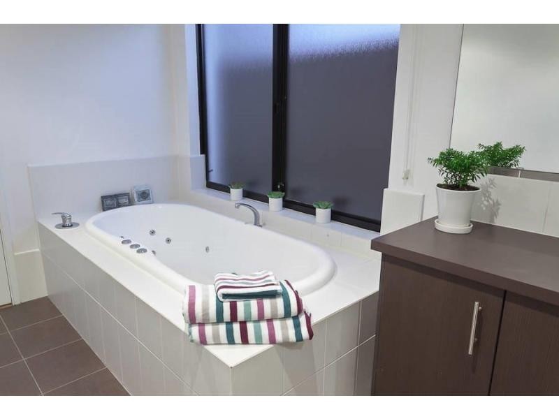 1 Yalgorup Lane, Munster WA 6166