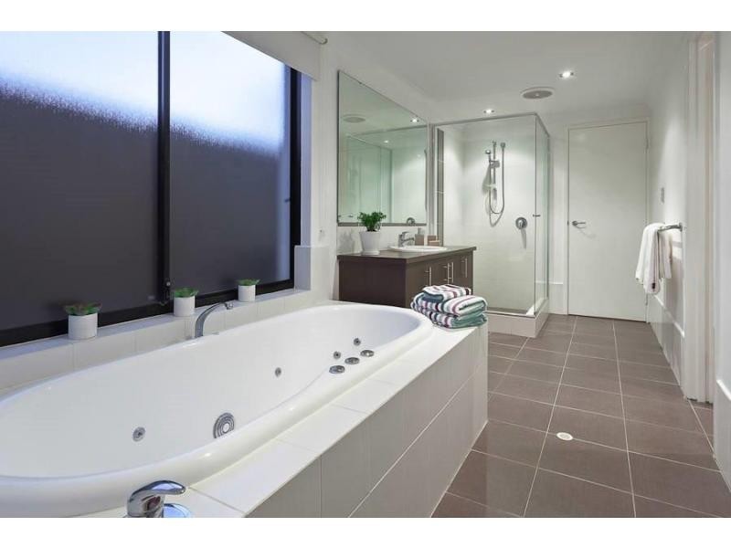 1 Yalgorup Lane, Munster WA 6166