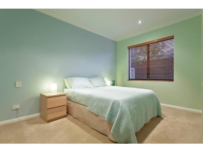 1 Yalgorup Lane, Munster WA 6166