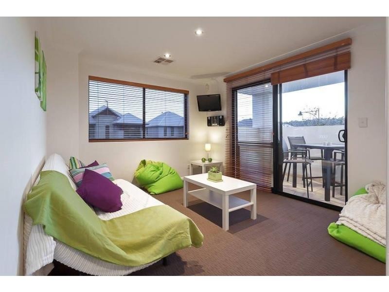 1 Yalgorup Lane, Munster WA 6166