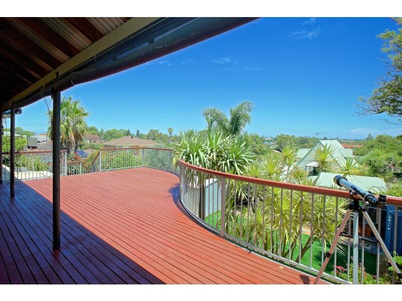 4 Gladman Way, Karrinyup WA 6018