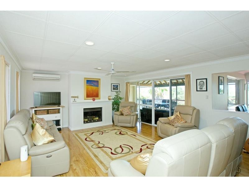 4 Gladman Way, Karrinyup WA 6018