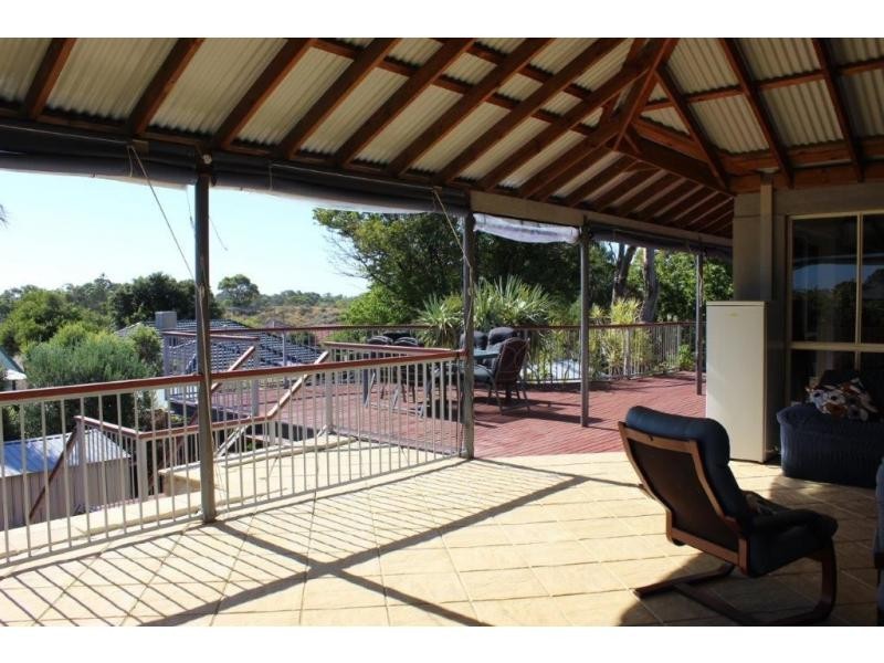 4 Gladman Way, Karrinyup WA 6018