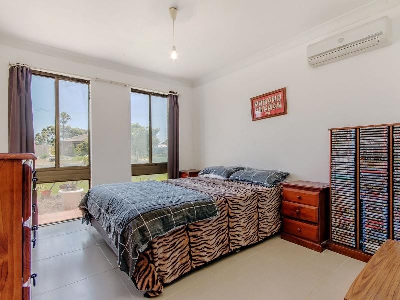 7 Yarle Court, Cooloongup WA 6168