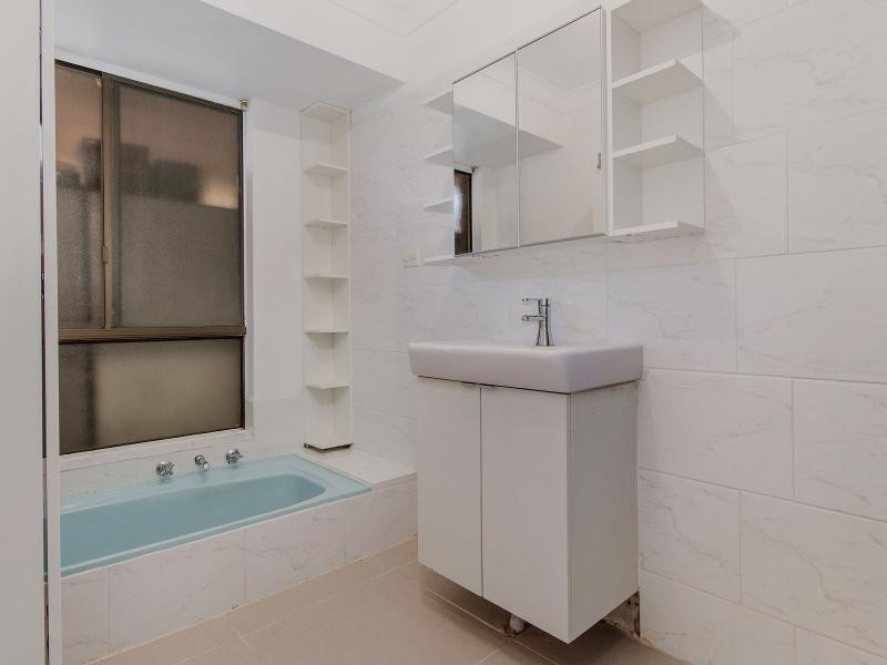 7 Yarle Court, Cooloongup WA 6168